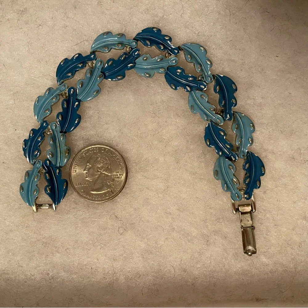 CORO SIGNED BRACELET LINKS BLUE ENAMEL LEAVES VINTAGE SILVER TONE 7”